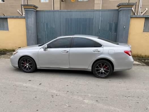 A picture of AWOOF MORO Rush SHARP 2009 Lexus Es350 Owner needs urgent