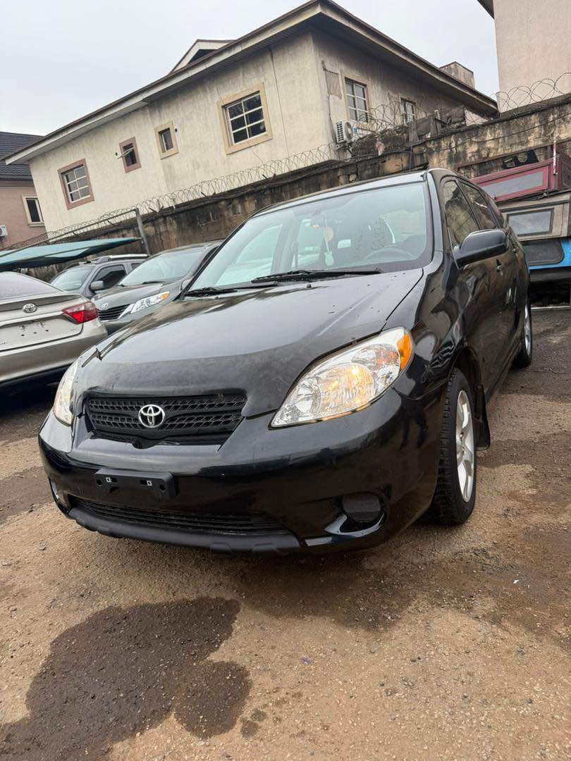 A picture of Toyota matrix