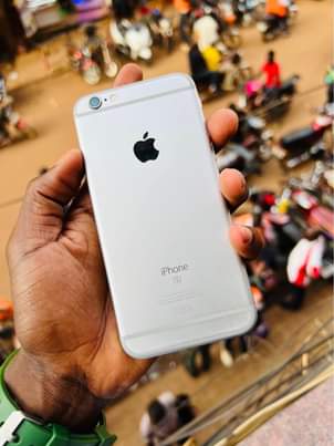 A picture of iPhone 6s 32 Gb at 160k