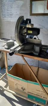 A picture of Nauza curtng machine Senti meter 10 ya kukatia Aluminum Bei