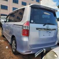 A picture of Toyota Noah 2008 model