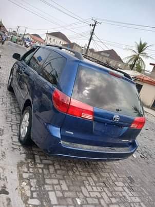 A picture of Well maintained Toyota sienna