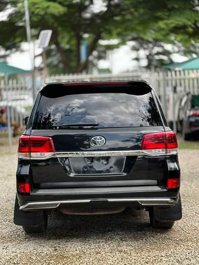 A picture of Super clean 2005 upgraded to 2020 Toyota Land Cruiser going