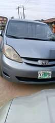 A picture of Toyota sienna 06 Price 1 8m from owner settlement 80k