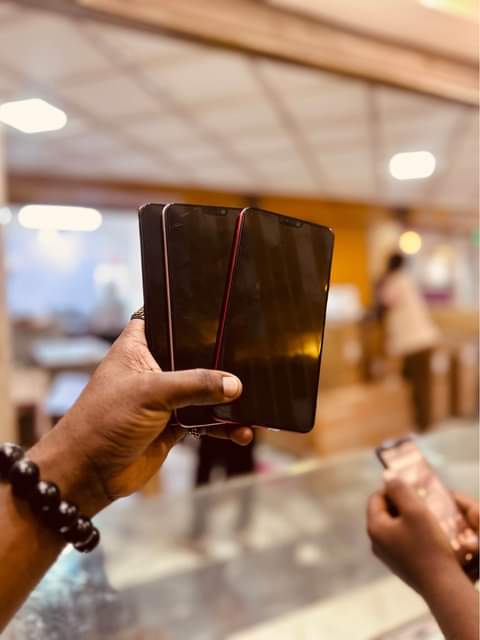 A picture of VIVO Y85 ram4gb storage64gb