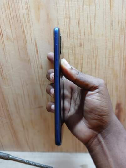 A picture of SAMSUNG A60