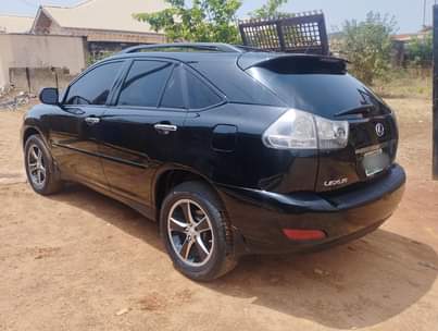 A picture of Very Clean Lexus Rx350