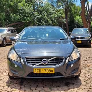 classifieds/cars volvo