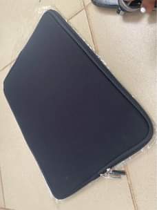 A picture of Laptop bags with no handlers