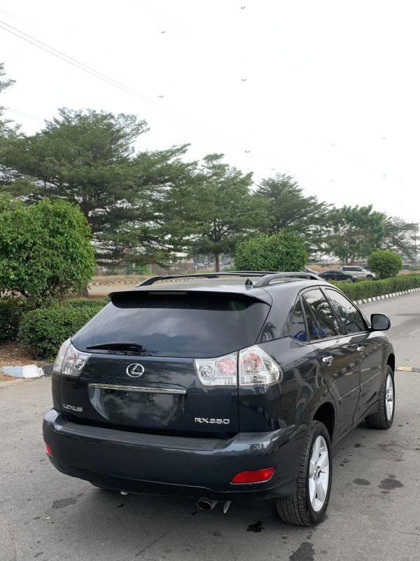 A picture of Lexus Rx 350