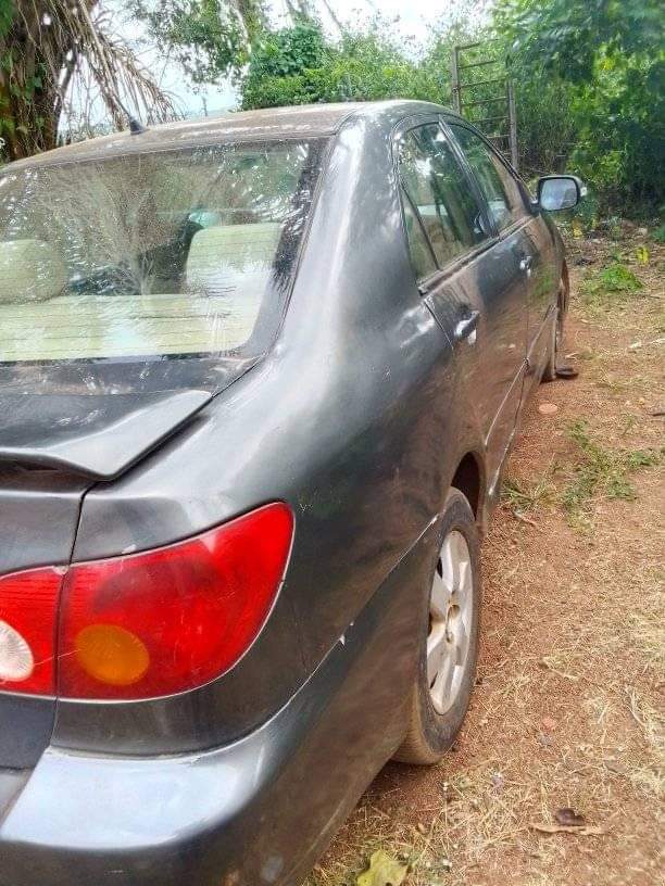 A picture of 2004 Toyota Corolla LE