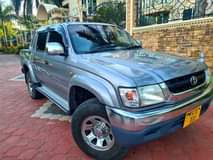 A picture of Toyota hilux Automatic transmission Year 2003 Km 92349 Engine 3rz