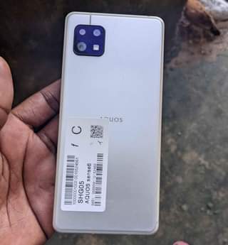 A picture of Sharp aquos sense 6 5G TZ S 190 000 Tu