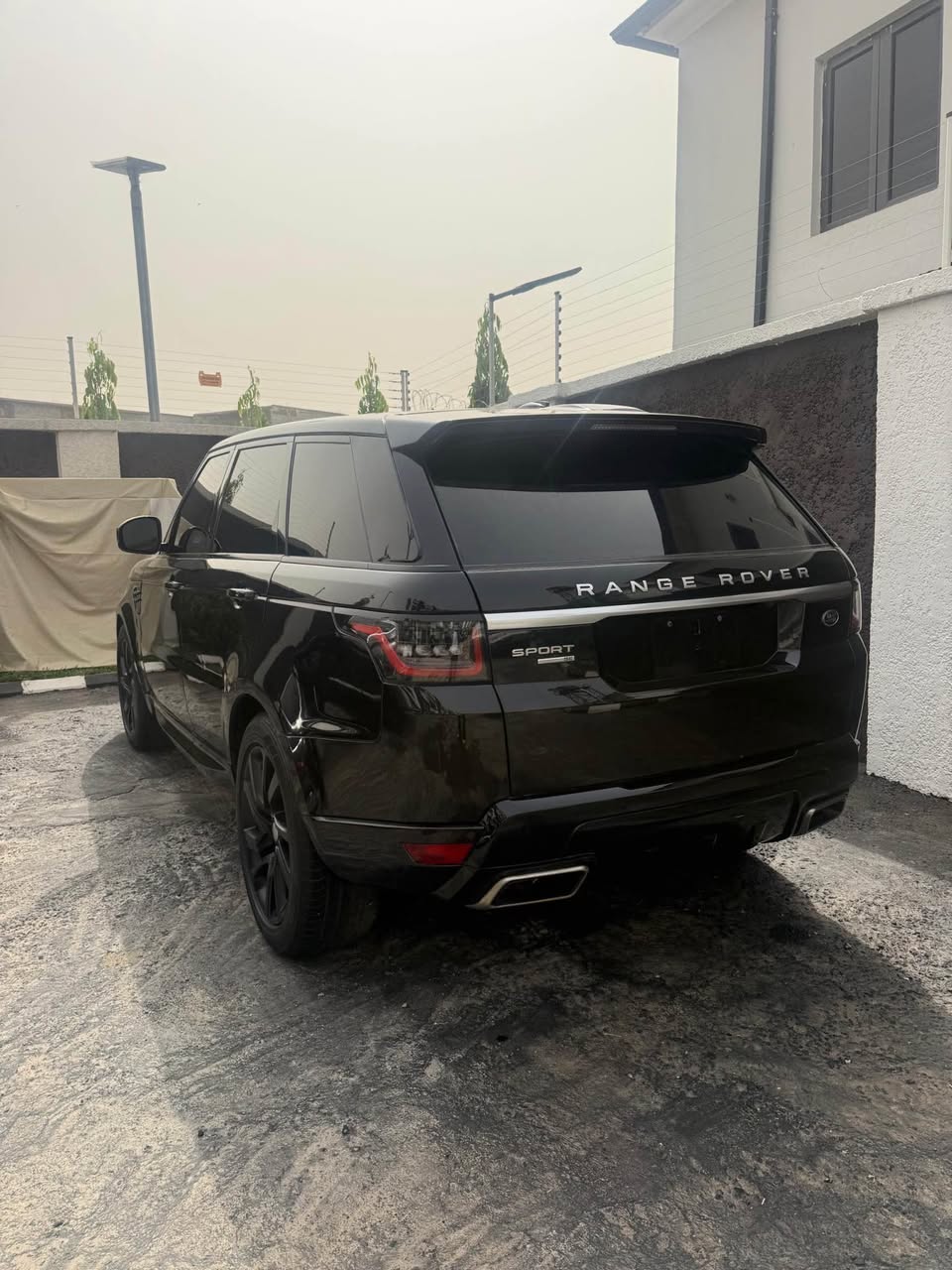 A picture of Range Rover