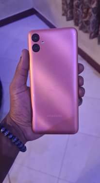 A picture of Samsung a04e