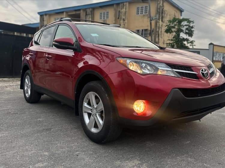 A picture of 2014 TOYOTA RAV4 XLE registered 85 000 miles only reverse