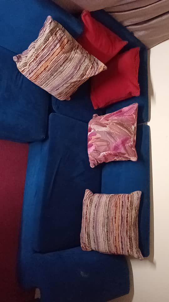 A picture of Sofa set