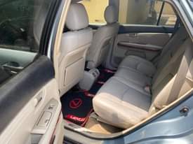 A picture of Lexus Rx 330