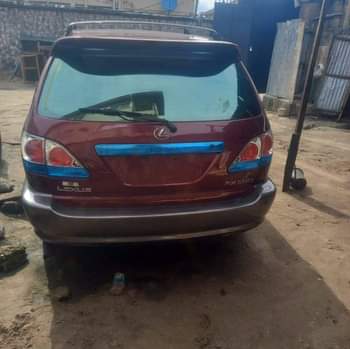 A picture of Lexus RX 300