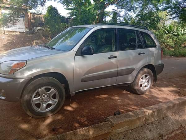 A picture of 05 rav 4 First body AC is working perfectly Gear