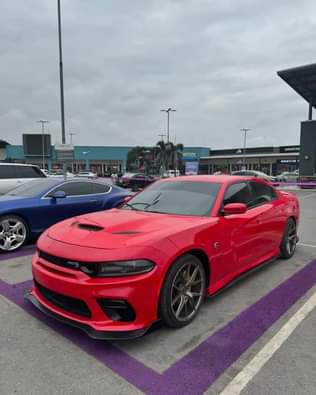 A picture of Henry Cars Foreign used 2019 Dodge Charger SRT Hellcat Widebody