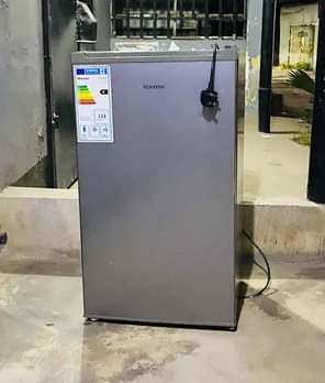 A picture of Hisense Fridge 90L at 250k watsp me 0709871324 Call me