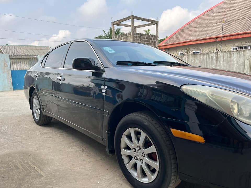 A picture of 5 Months used Lexus ES 330