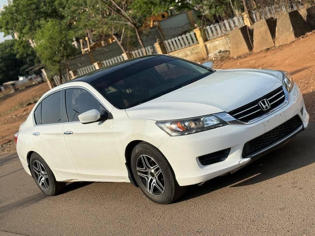 A picture of Car 09123479850 