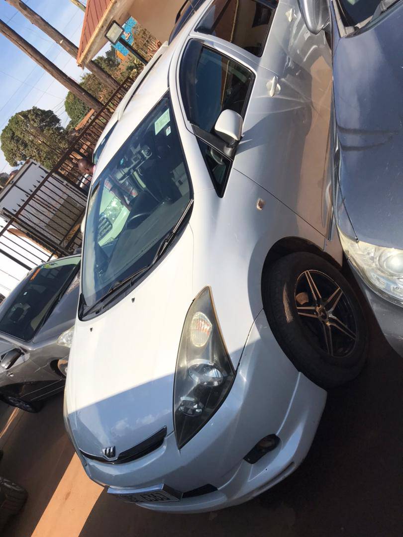 A picture of Toyota wish