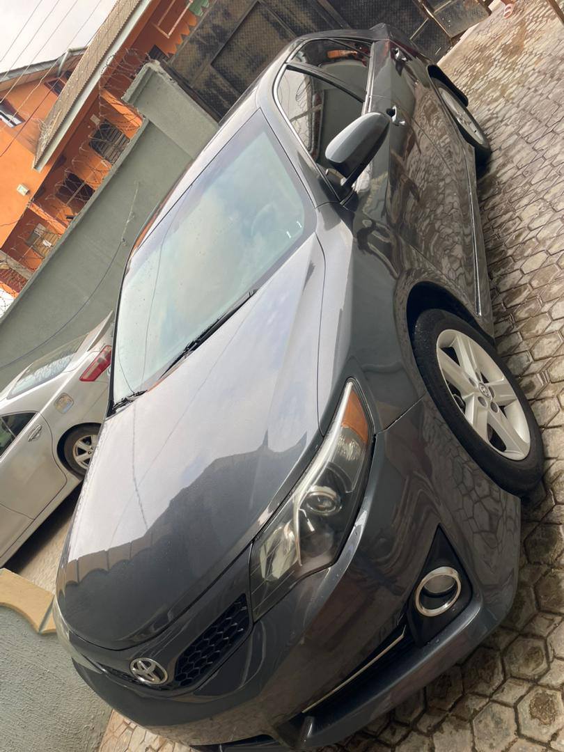 A picture of Toyota camry 013