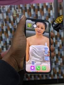A picture of Iphone X gb64