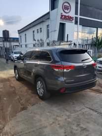 A picture of Foreign used 2016 Toyota Highlander le 