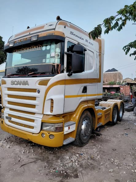 A picture of SCANIA HORSE R420
