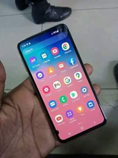 A picture of Samsung s10e