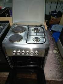 A picture of We buy and sell new en used household items