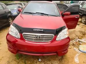 A picture of Brand TOYOTA Model COROLLA Year 2005 Transmission Automatic Price 2