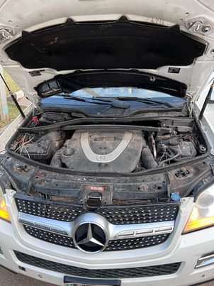 A picture of Mercedes GL450 2007