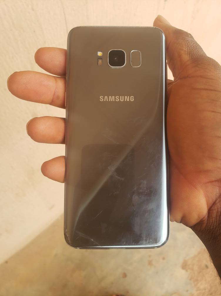 A picture of Samsung s8