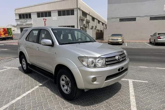A picture of Toyota Fortuner 2008 gcc V4 watsapp 0551513562