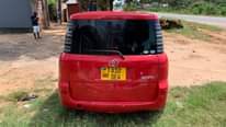 A picture of Toyota Sienta