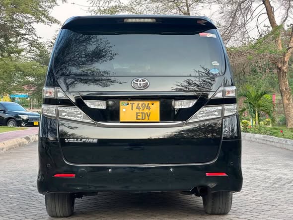 A picture of TOYOTA VELFIRE