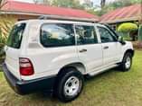 A picture of 2004 Toyota Landcruiser