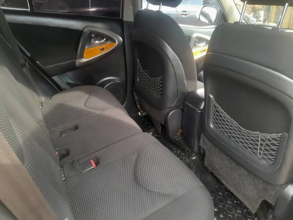 A picture of Toyota rav4