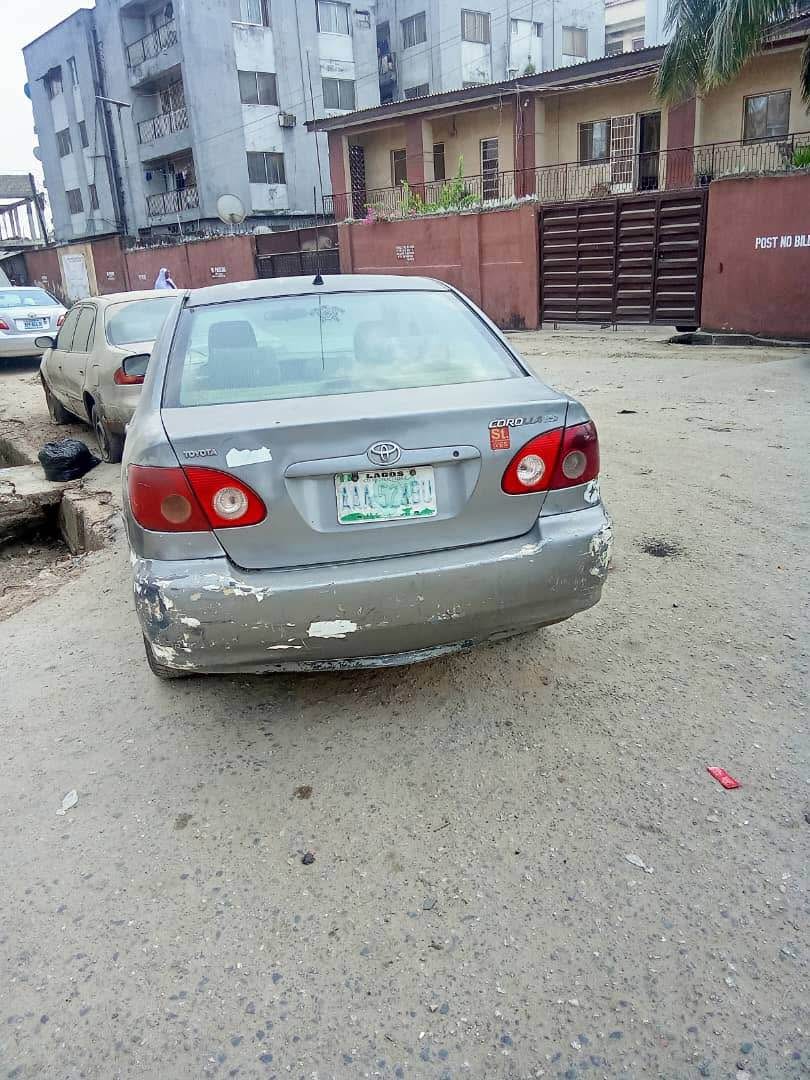 A picture of Toyota Corolla 2004