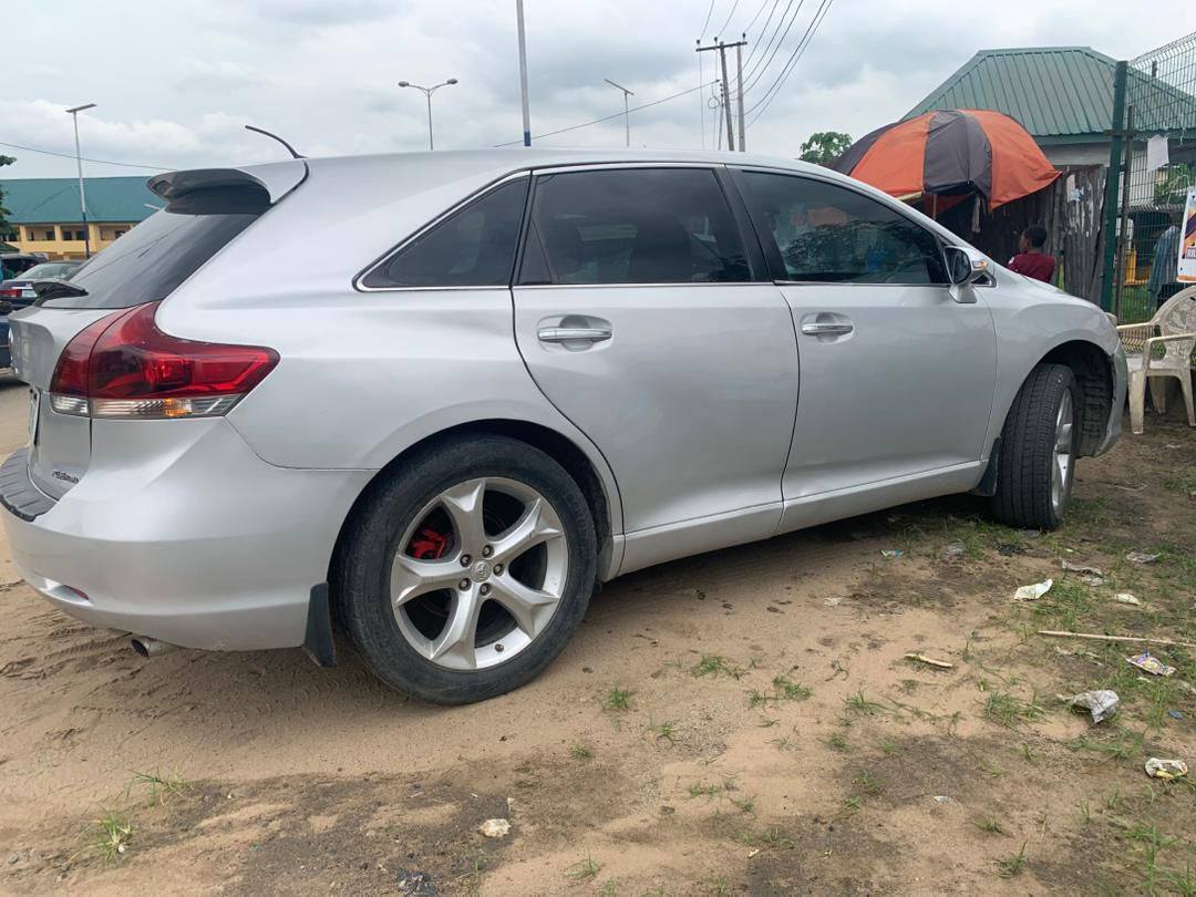 A picture of Toyota Venza 013 Model Fullest option