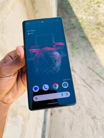 A picture of Google pixel 6 Bado mpya ila inasumbua touch Iko slow