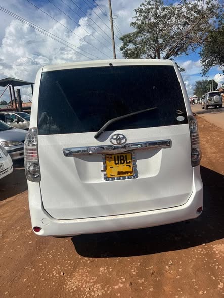A picture of Toyota Noah