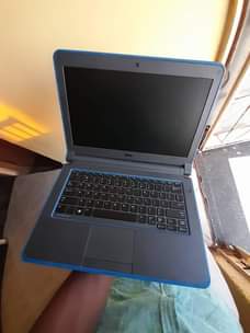 A picture of Dell laptop
