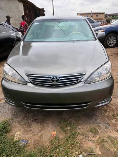 A picture of Toyota Camry 04