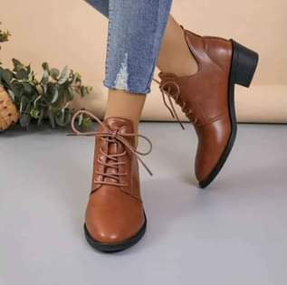 A picture of Boot shoes